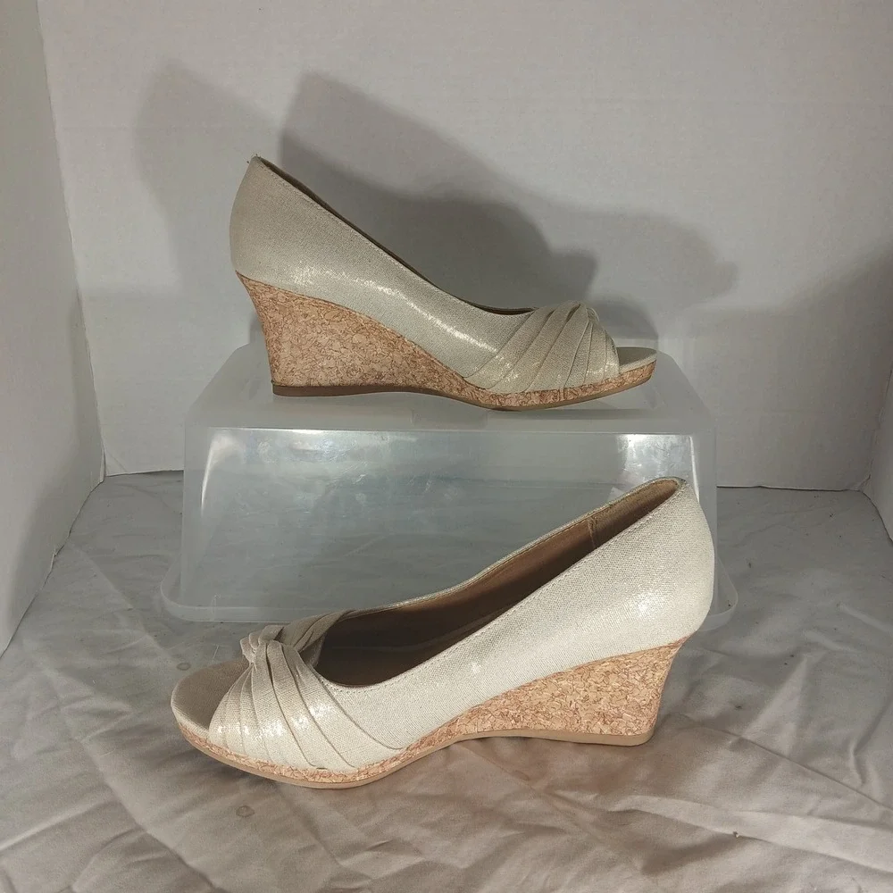 Dexflex‎ Comfort Peep Toe Wedge 7.5 Champagne Gold Shimmer Cork Wedding Guest
